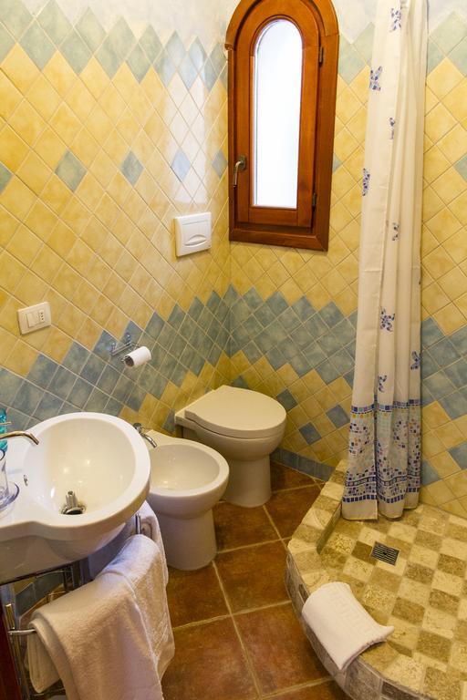 I Mari Di Gallura Suites And Rooms San Teodoro  Chambre photo