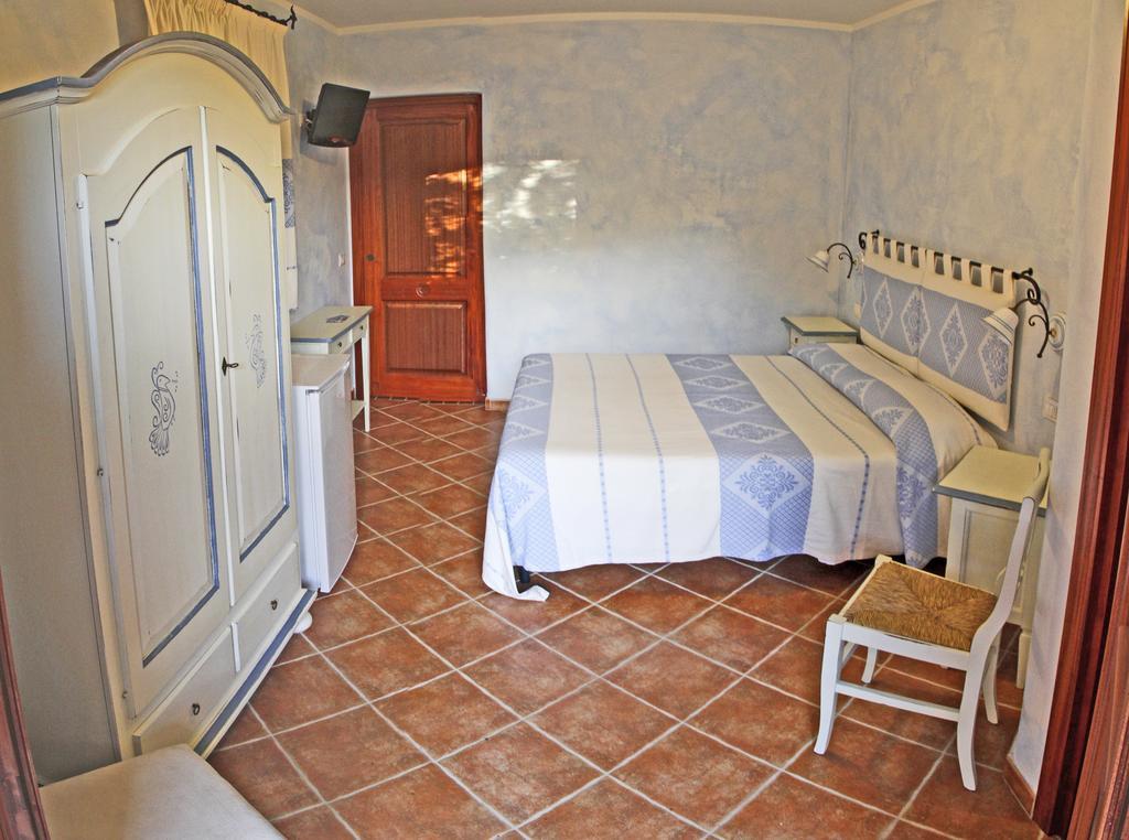 I Mari Di Gallura Suites And Rooms San Teodoro  Chambre photo