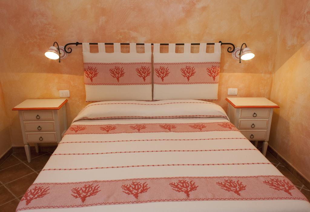 I Mari Di Gallura Suites And Rooms San Teodoro  Chambre photo