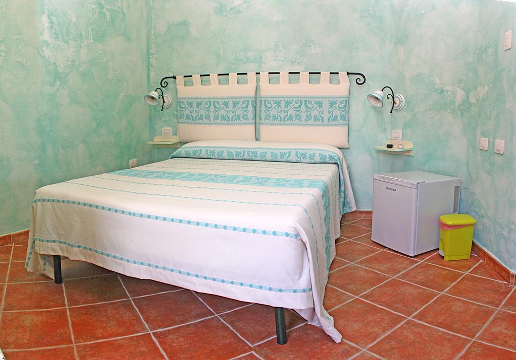 I Mari Di Gallura Suites And Rooms San Teodoro  Chambre photo